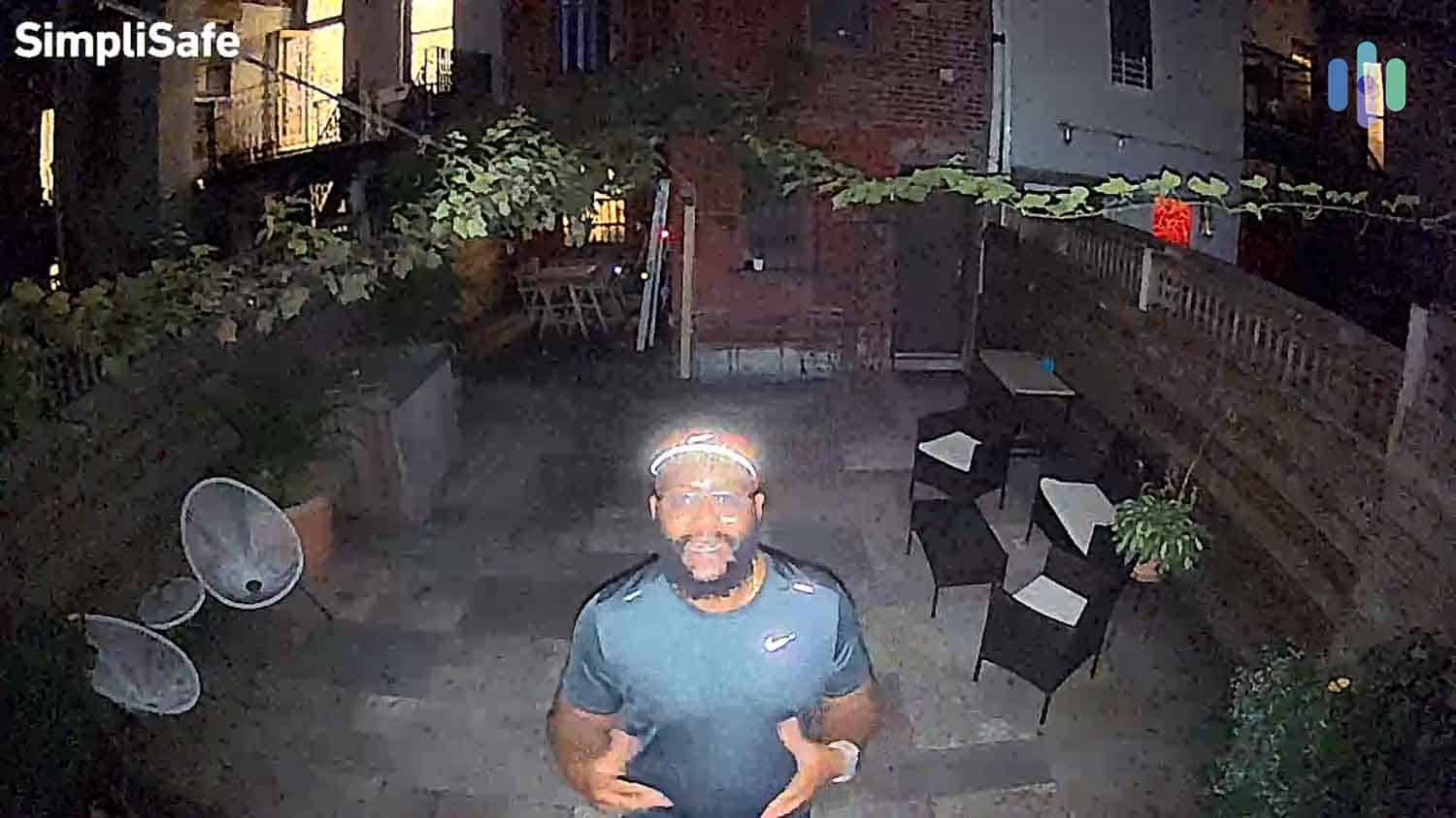 SimpliSafe Outdoor Cam Color Night Vision SimpliSafe Outdoor Cam Color Night Vision